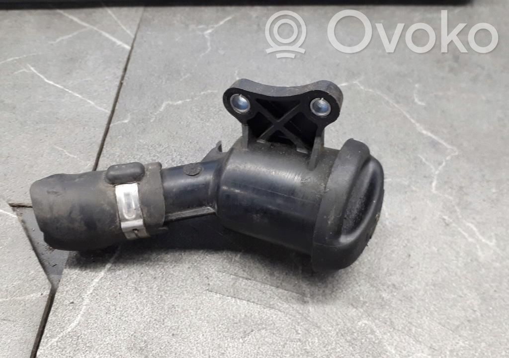 Citroen C4 II Picasso Oil fill pipe 