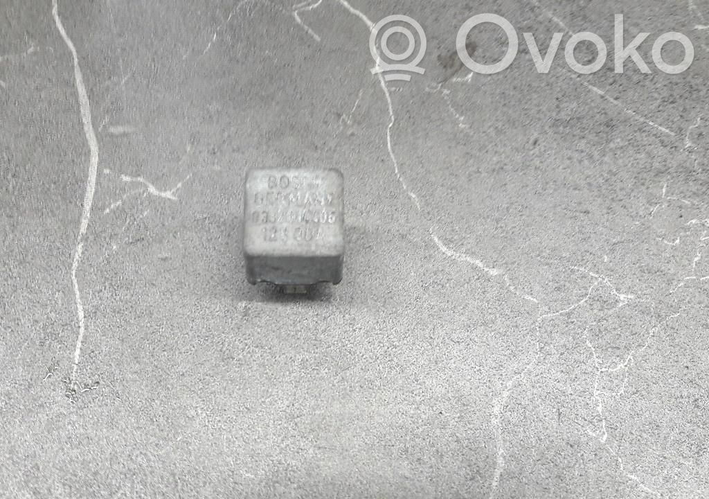 BMW 3 E21 Fuel pump relay 