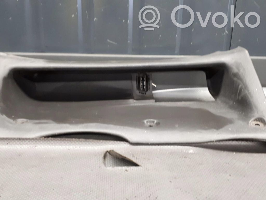 Ford Focus Hansikaslokero 
