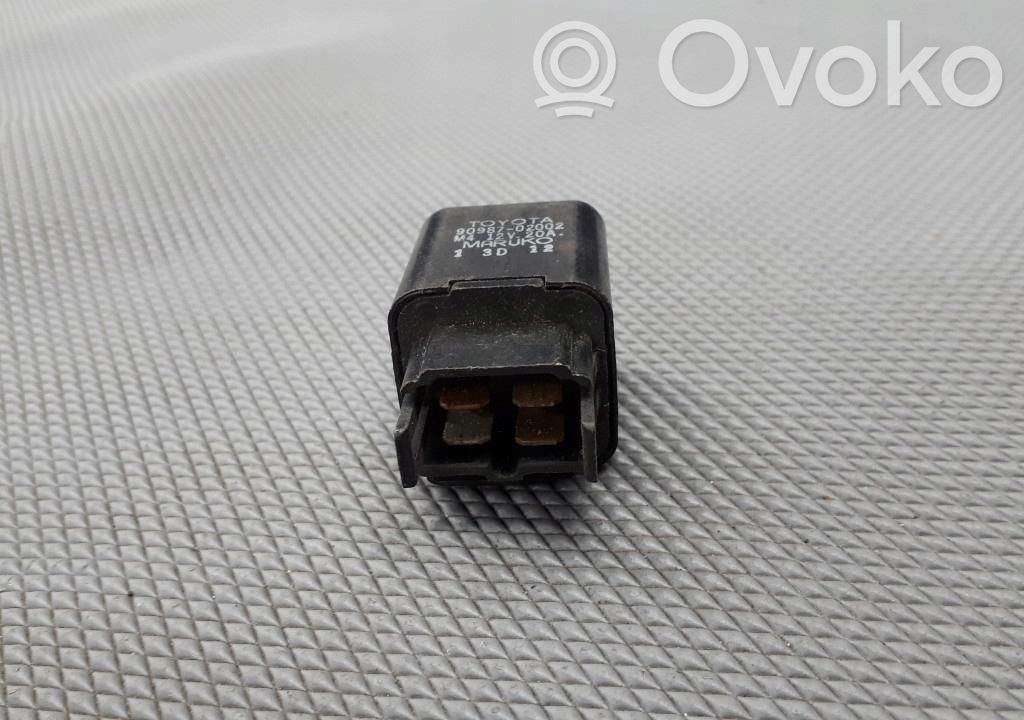 Toyota Corolla E90 Otros relés 