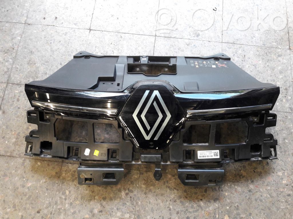Renault Megane E-Tech Front bumper upper radiator grill 