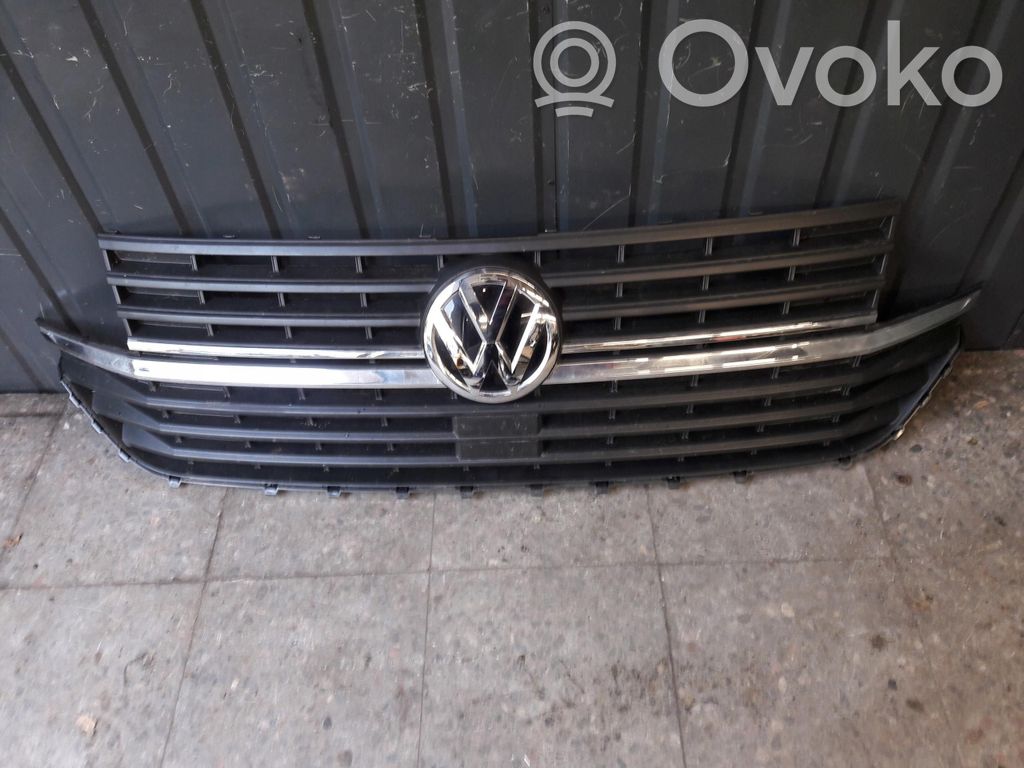 Volkswagen Multivan T6 Maskownica / Grill / Atrapa górna chłodnicy 