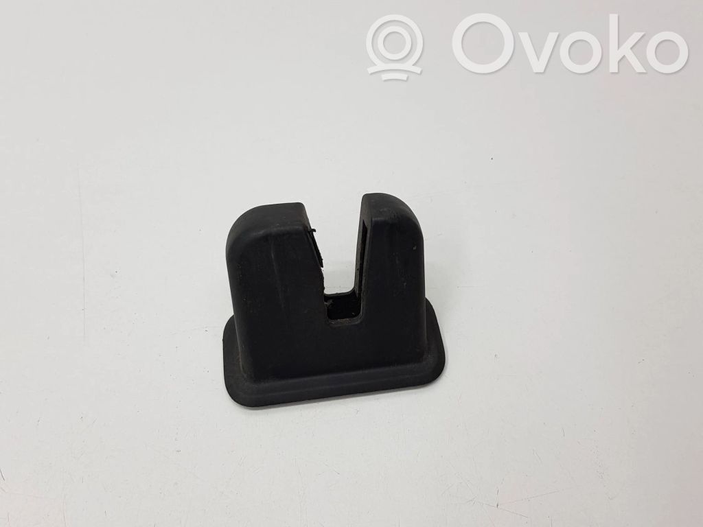 Audi A4 S4 B8 8K Tailgate/boot lid lock trim 