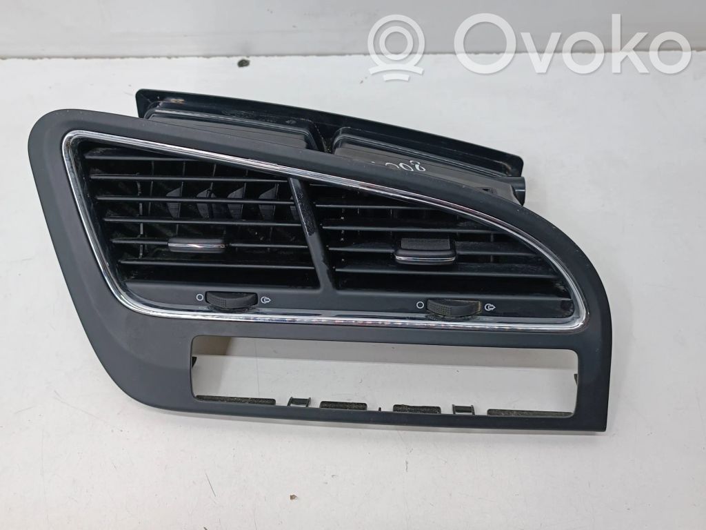 Peugeot 5008 Dash center air vent grill 
