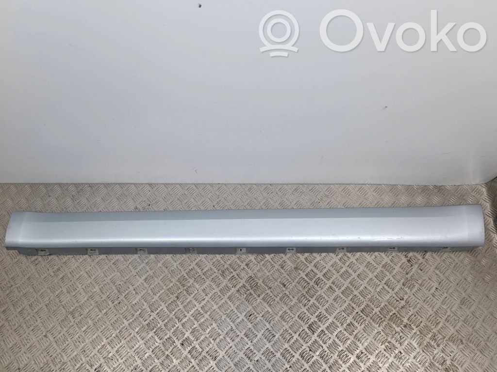 Próg   5L0853855B