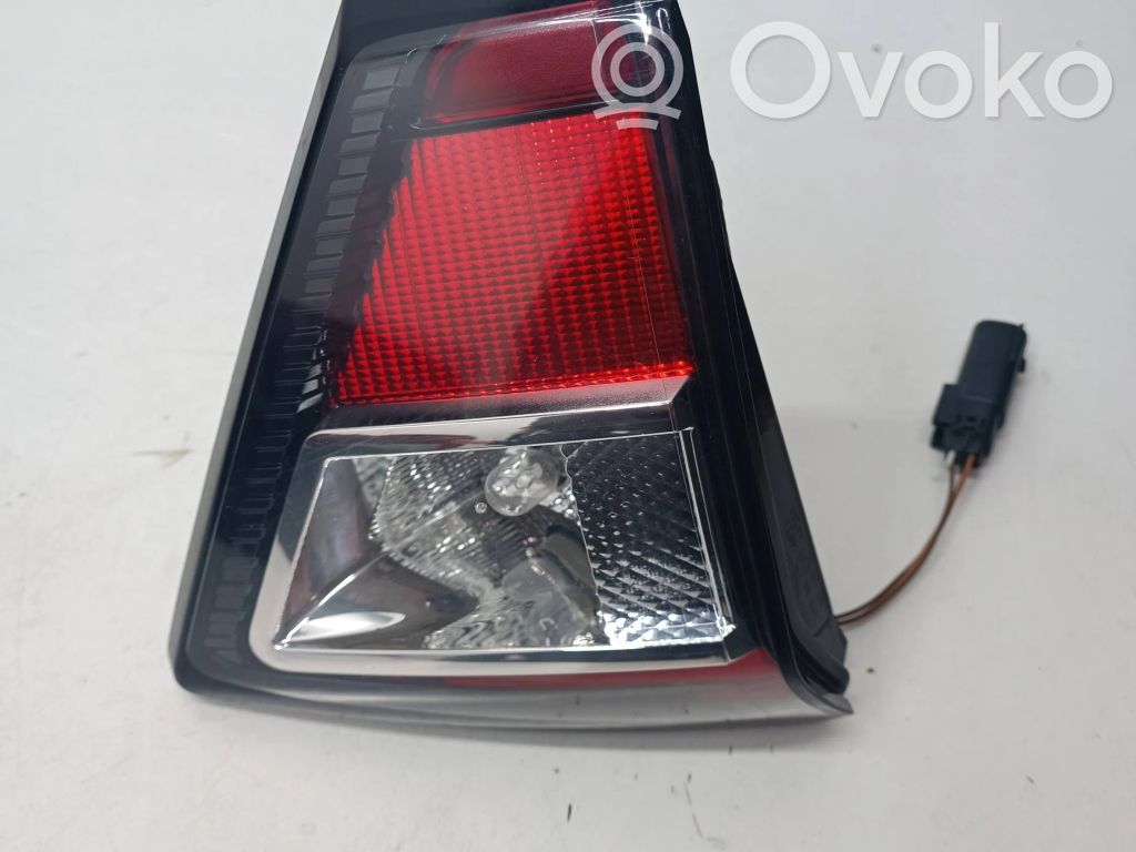 Ford Kuga II Takaluukun takavalot 