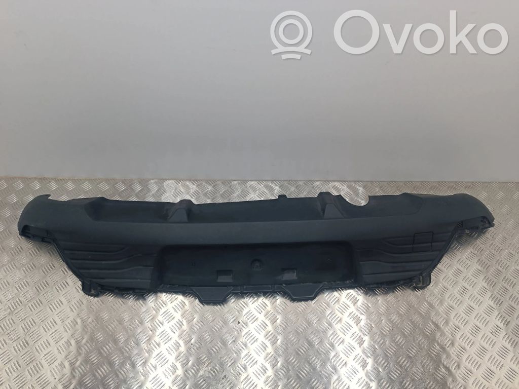 Renault Clio IV Borde del parachoques delantero 