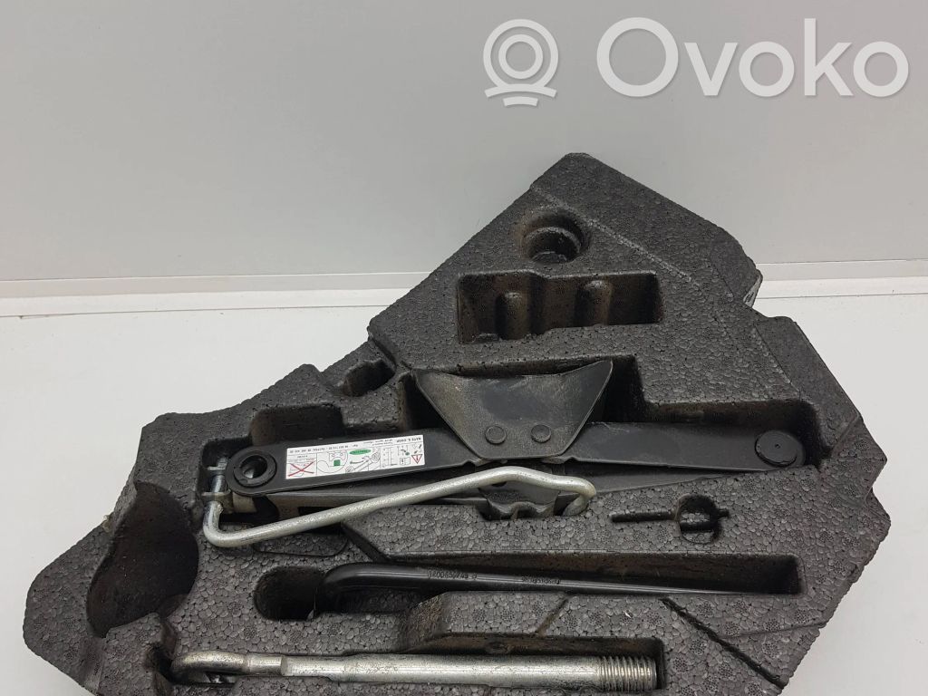 Citroen C3 Aircross Tool set 