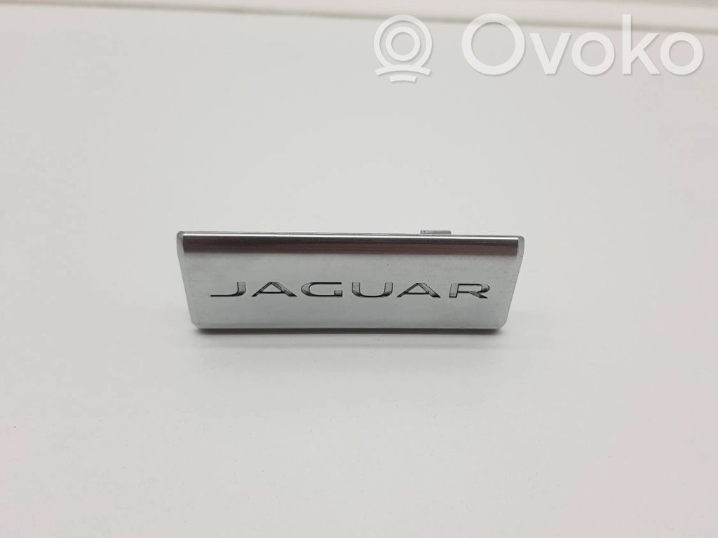 Jaguar XF X260 Ražotāja emblēma 