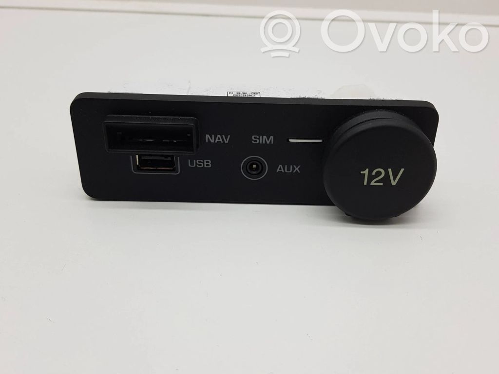 Jaguar XF X260 USB socket connector 