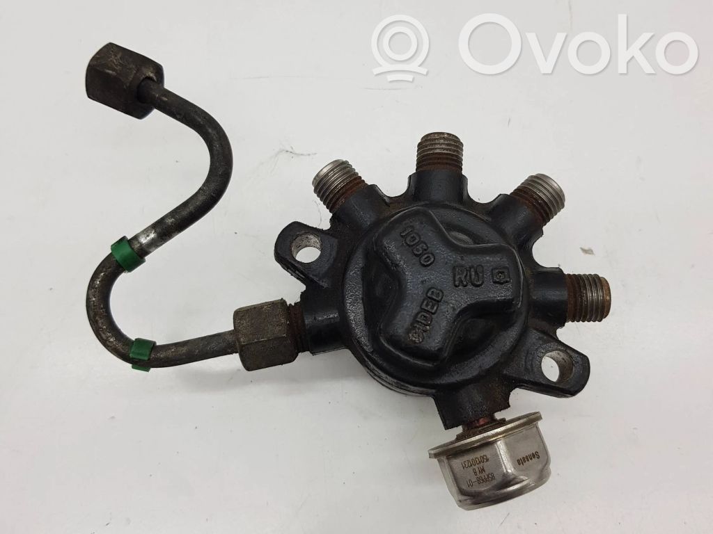 Renault Megane II Fuel distributor 