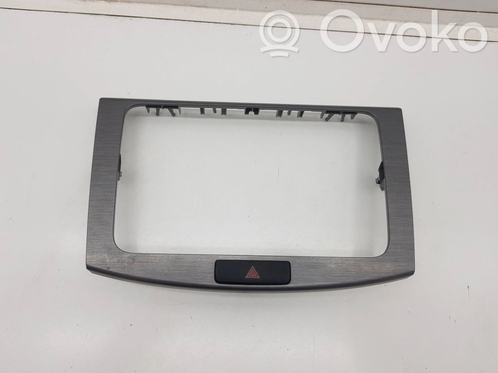 Volkswagen PASSAT B7 Konsola środkowa / Radio / GPS 