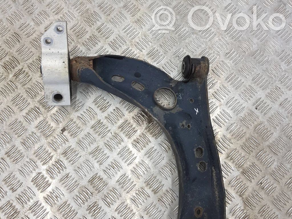 Volkswagen PASSAT B7 Front lower control arm/wishbone 