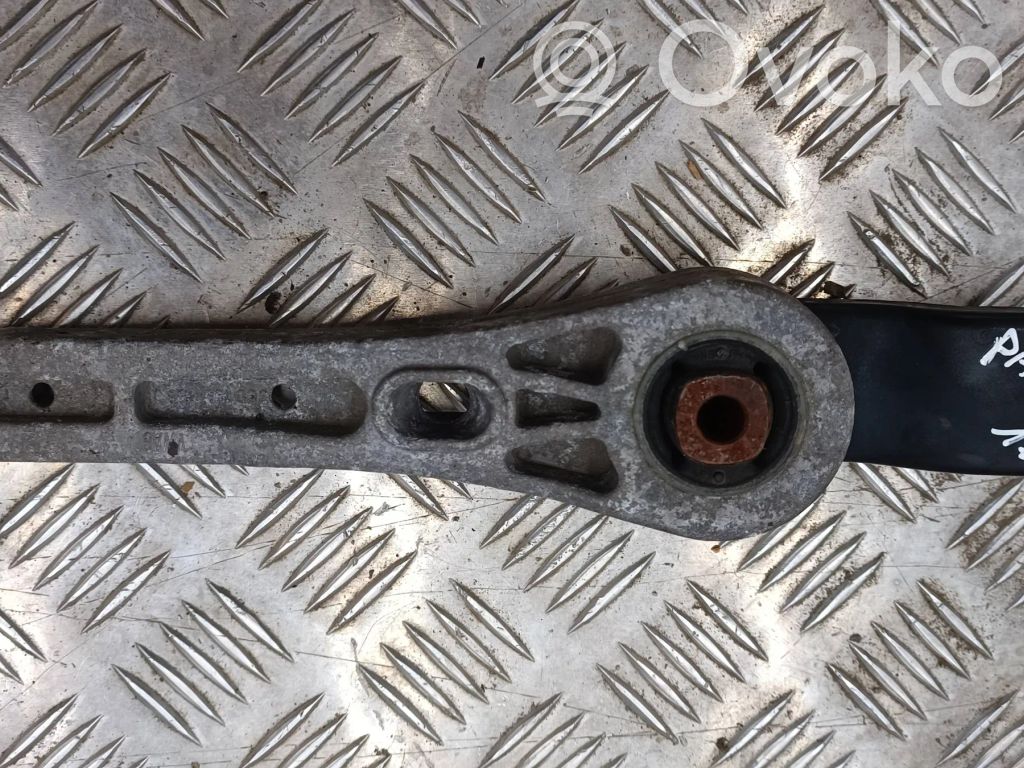Volkswagen PASSAT B7 Gearbox mounting bracket 