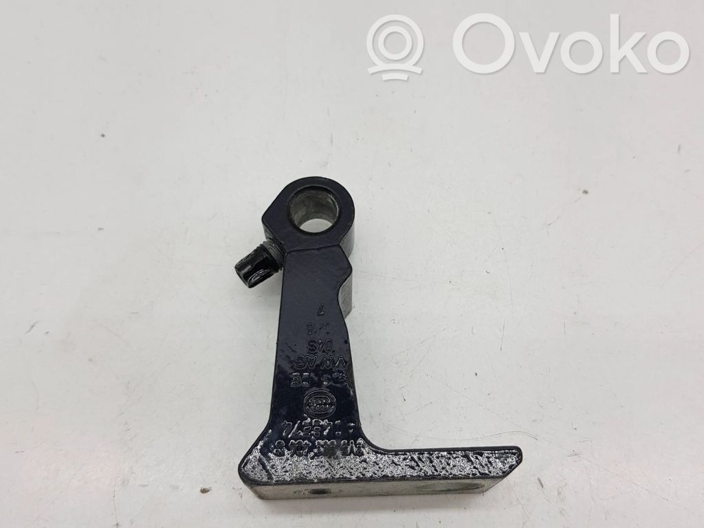 Volkswagen Tiguan Rear door upper hinge 