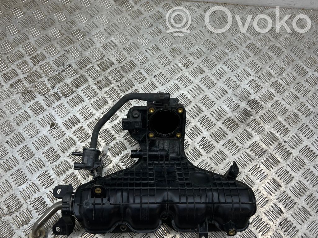 Toyota Auris E180 Colector de admisión 
