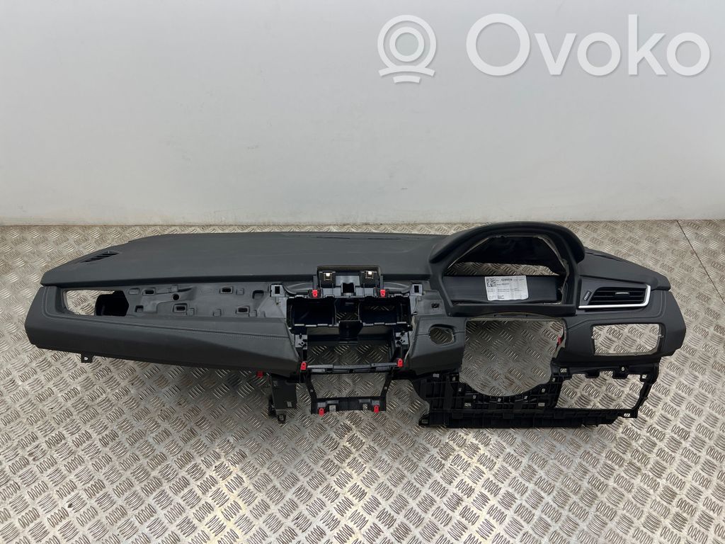 BMW 2 F46 Panel de instrumentos 