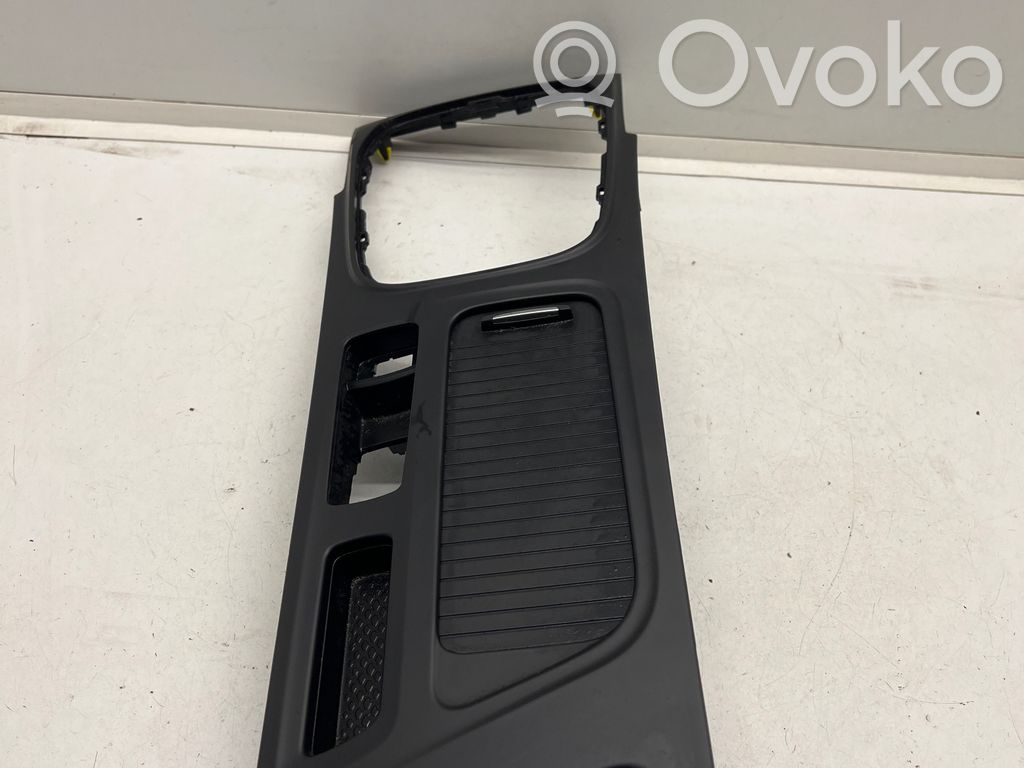 Renault Megane IV Center console 