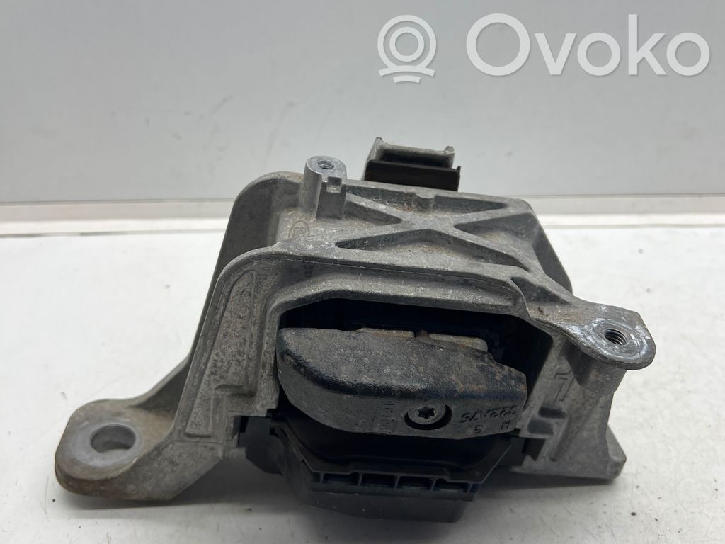 Ford Focus Engine mount bracket 