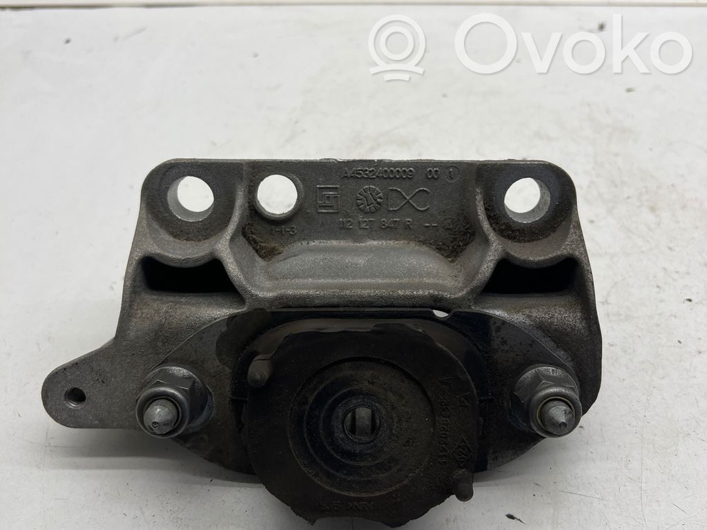 Renault Twingo III Engine mount bracket 