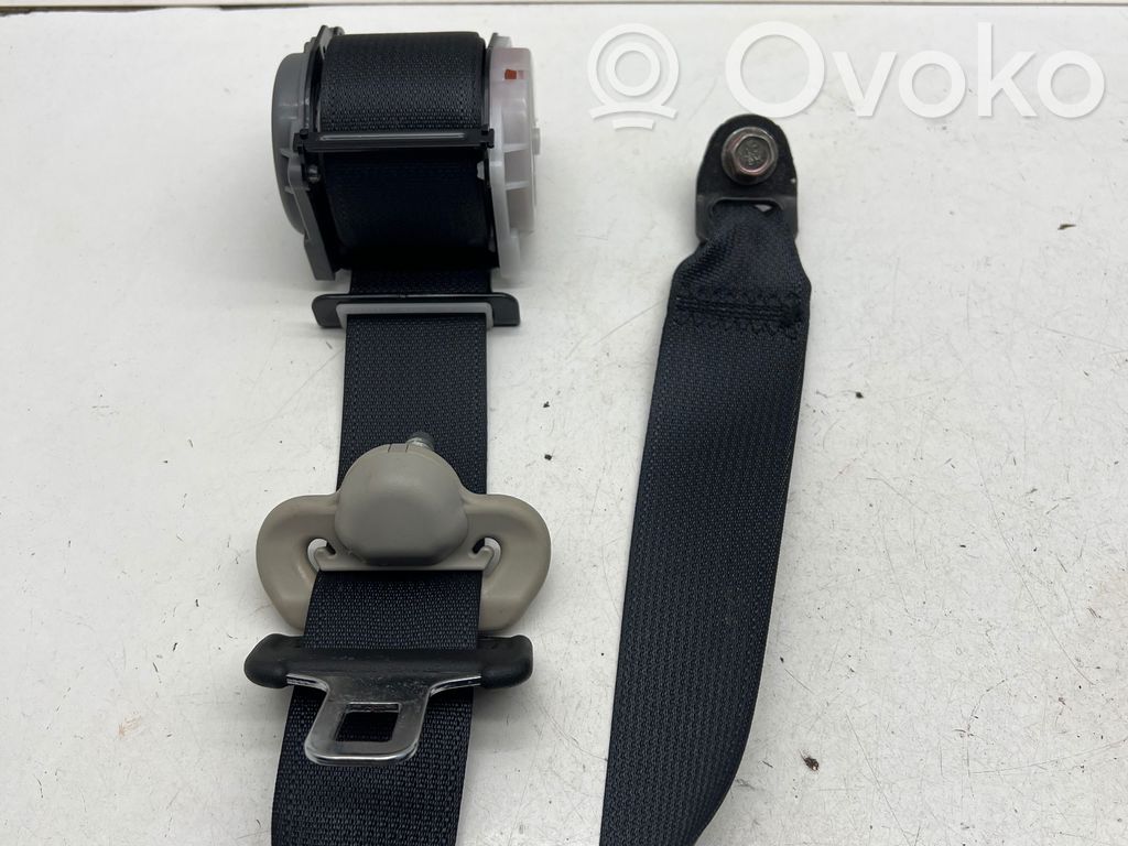 Nissan X-Trail T32 Rear seatbelt 
