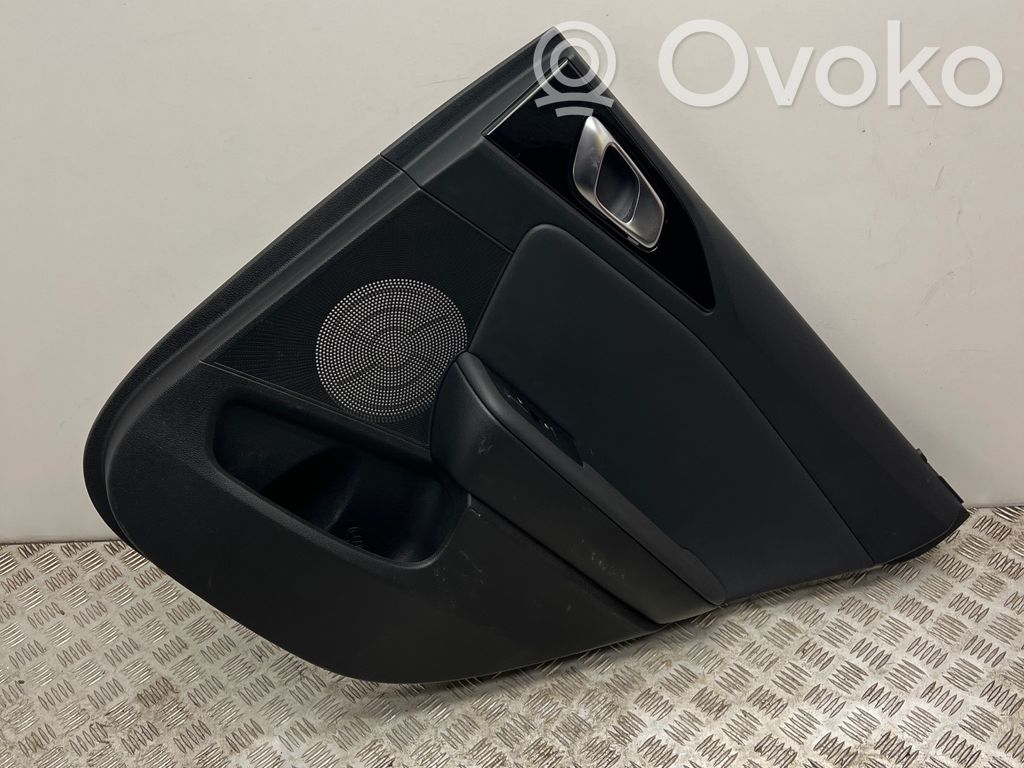 KIA Ceed Apšuvums aizmugurējām durvīm 
