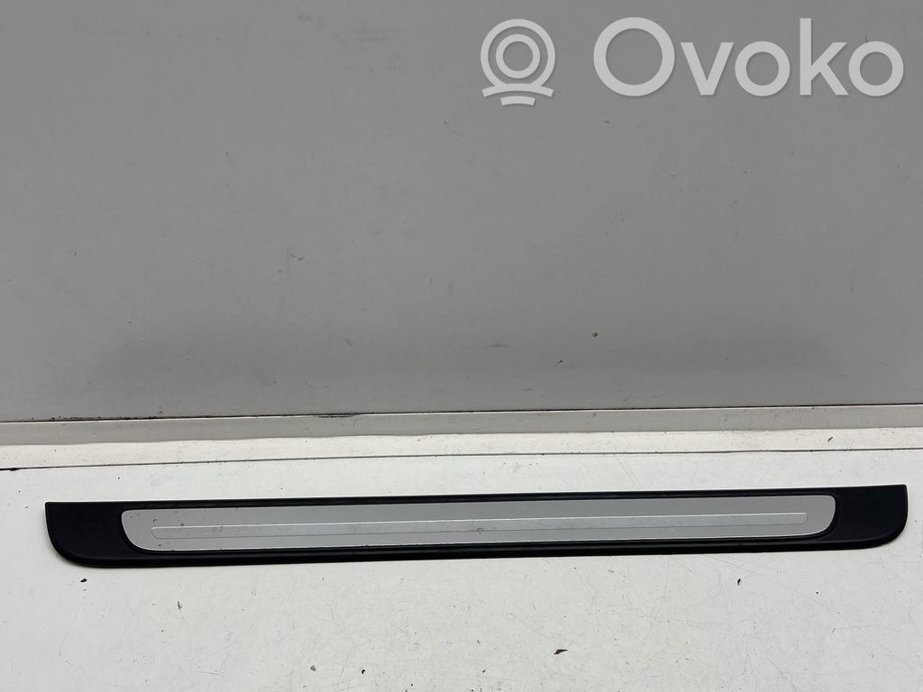 Audi Q4 Sportback e-tron Moldura protectora del borde delantero 