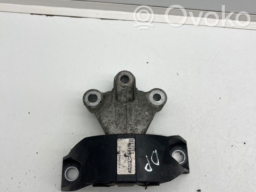 Renault Zoe Engine mount bracket 