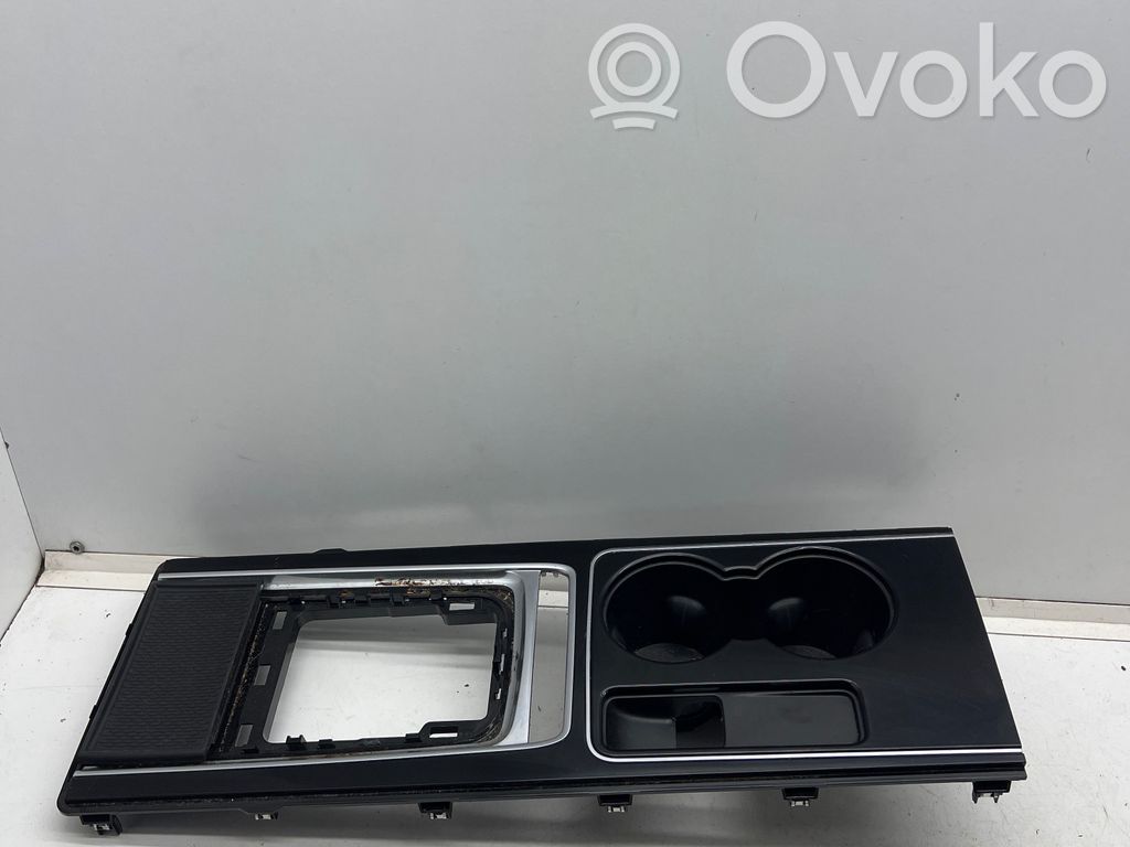 Jaguar XE Otros elementos de la consola central (túnel) 