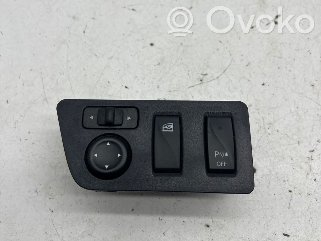 Dacia Spring Wing mirror switch 