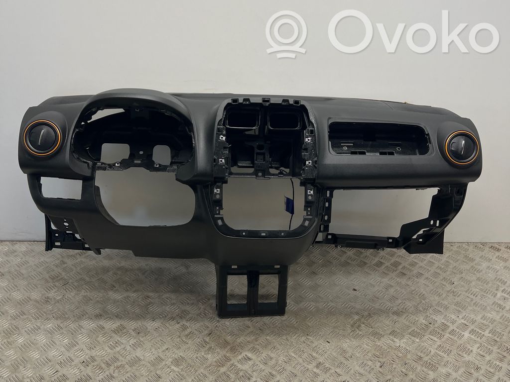 Panelė   681006637R