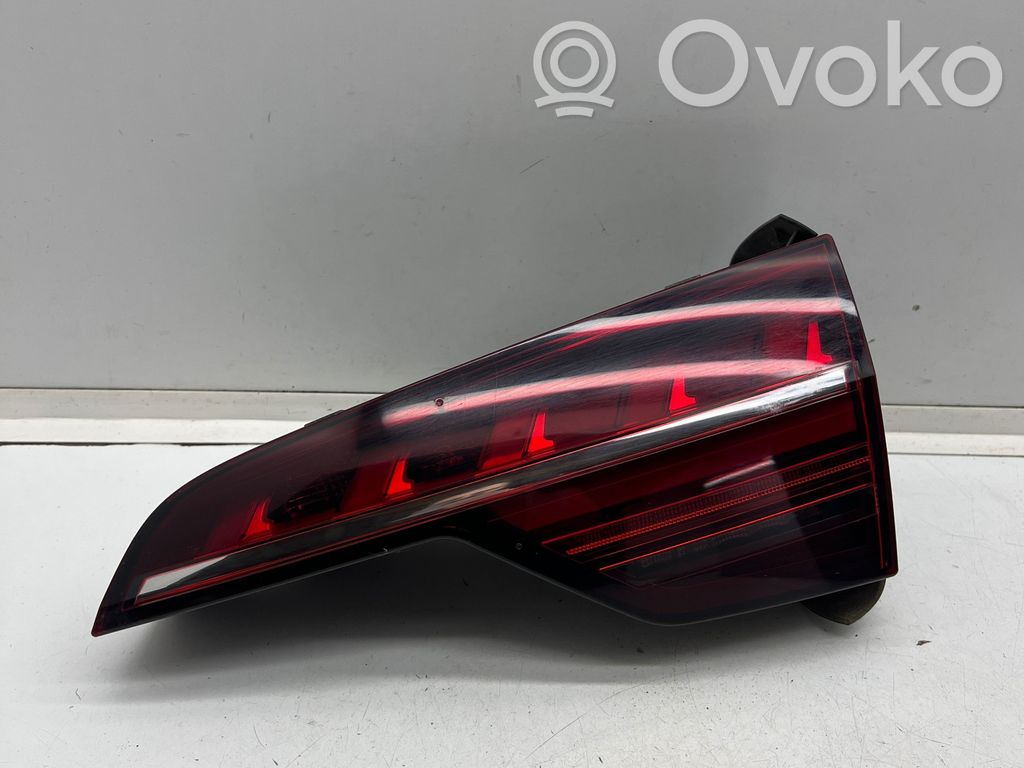 Audi A4 S4 B9 8W Luci posteriori del portellone del bagagliaio 
