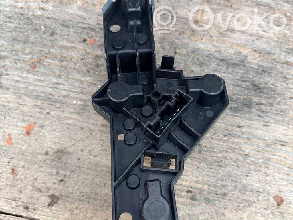 BMW 1 E81 E87 Tail light bulb cover holder 