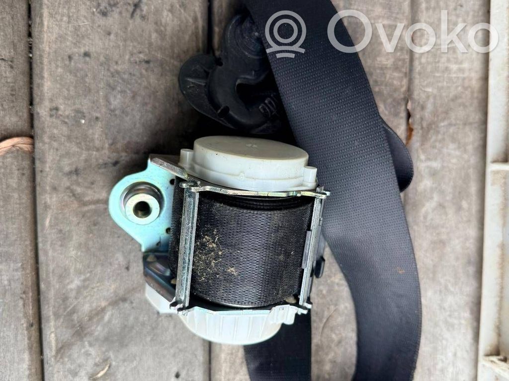 BMW 1 E82 E88 Front seatbelt 