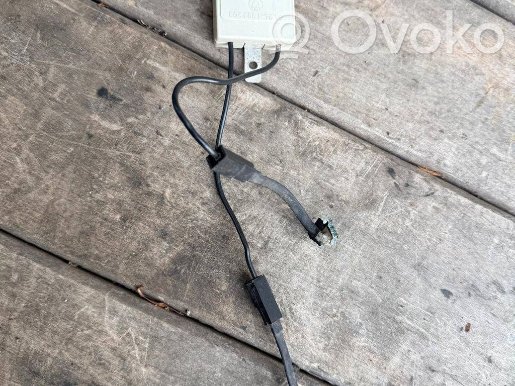BMW 5 E34 Aerial antenna amplifier 