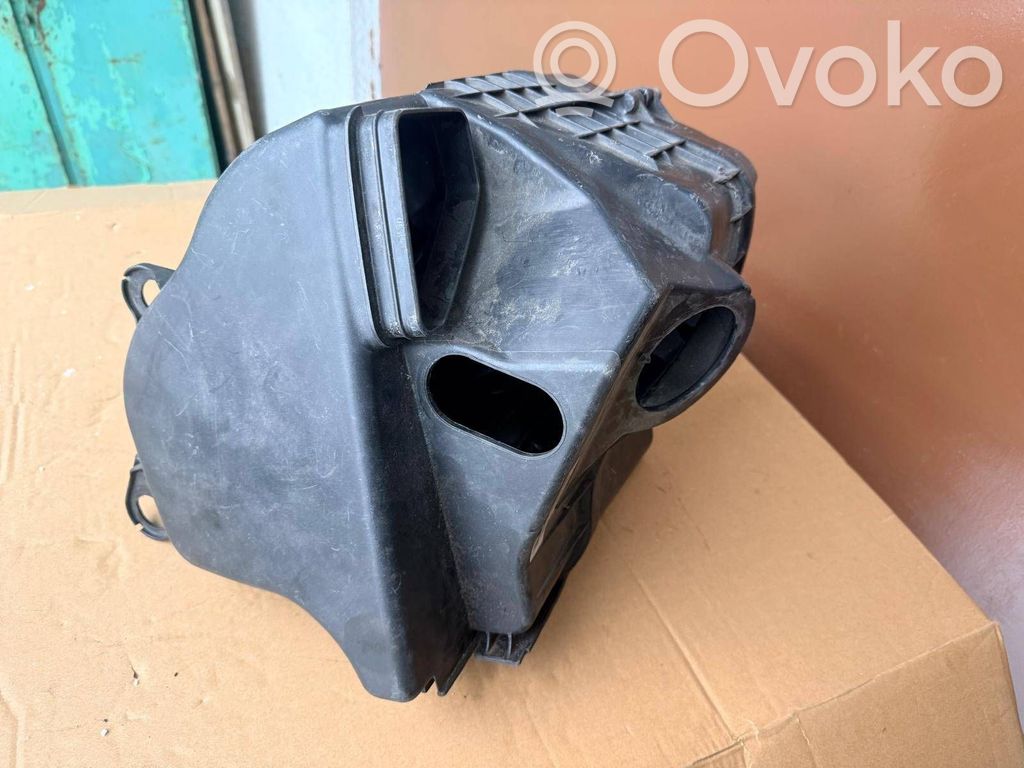 BMW 1 E81 E87 Air filter box 