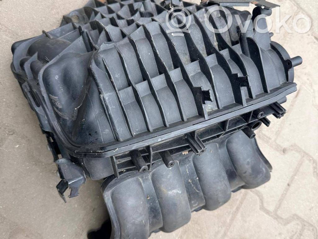 BMW 1 E81 E87 Intake manifold 