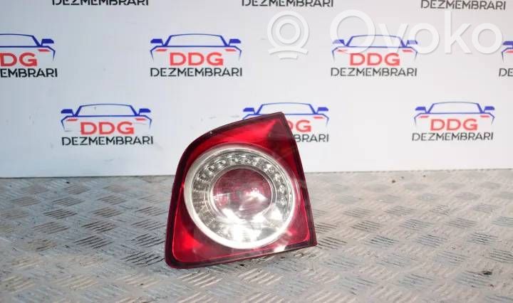 Volkswagen Golf Plus Lampy tylnej klapy bagażnika 