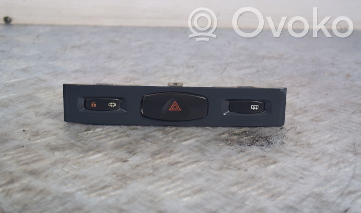 Head unit multimedia control