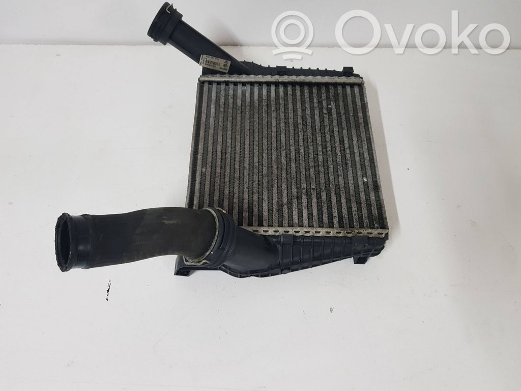 Audi Q7 4L Interkūlerio radiatorius 