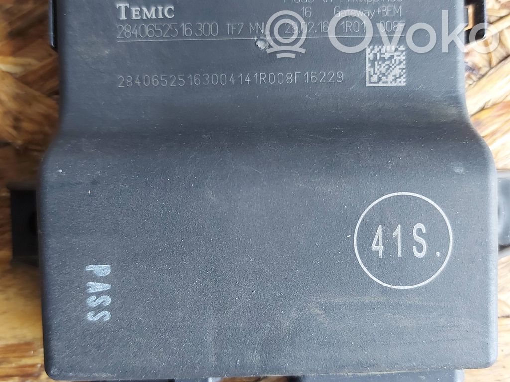 Audi Q3 8U Gateway control module 