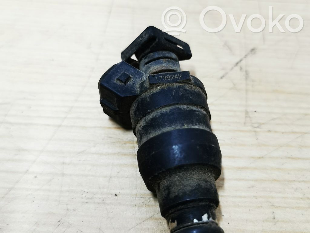 Fuel injector   1739242
