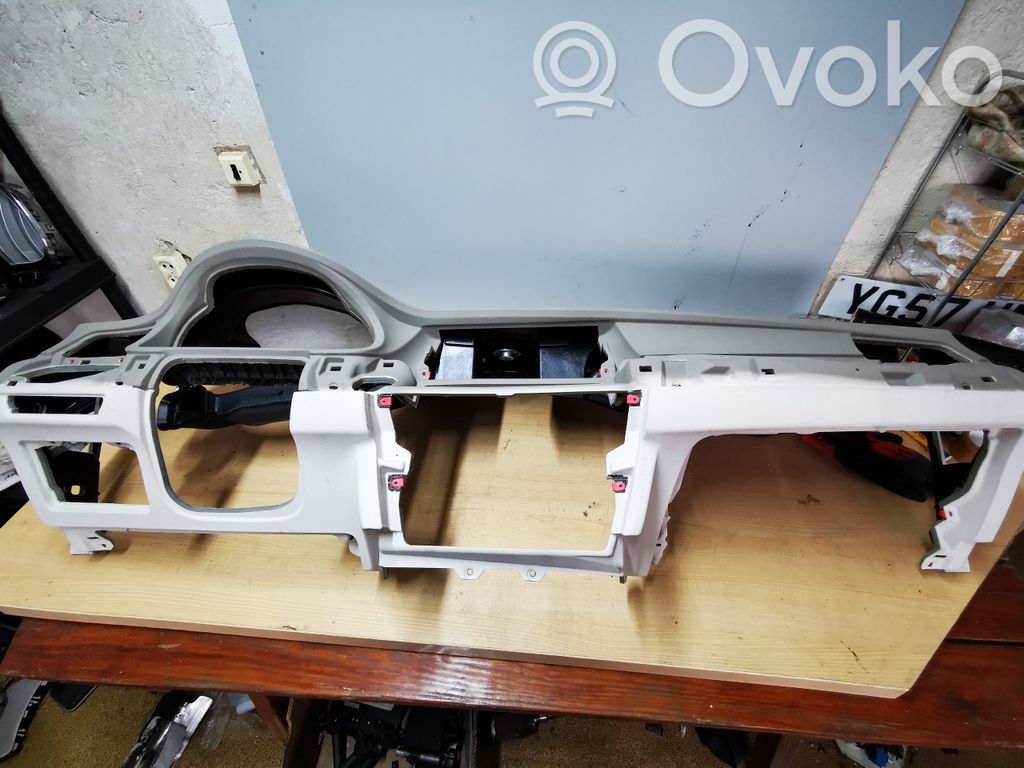 Panel de instrumentos   9178764,39914253701,10B3151A0831,9210799