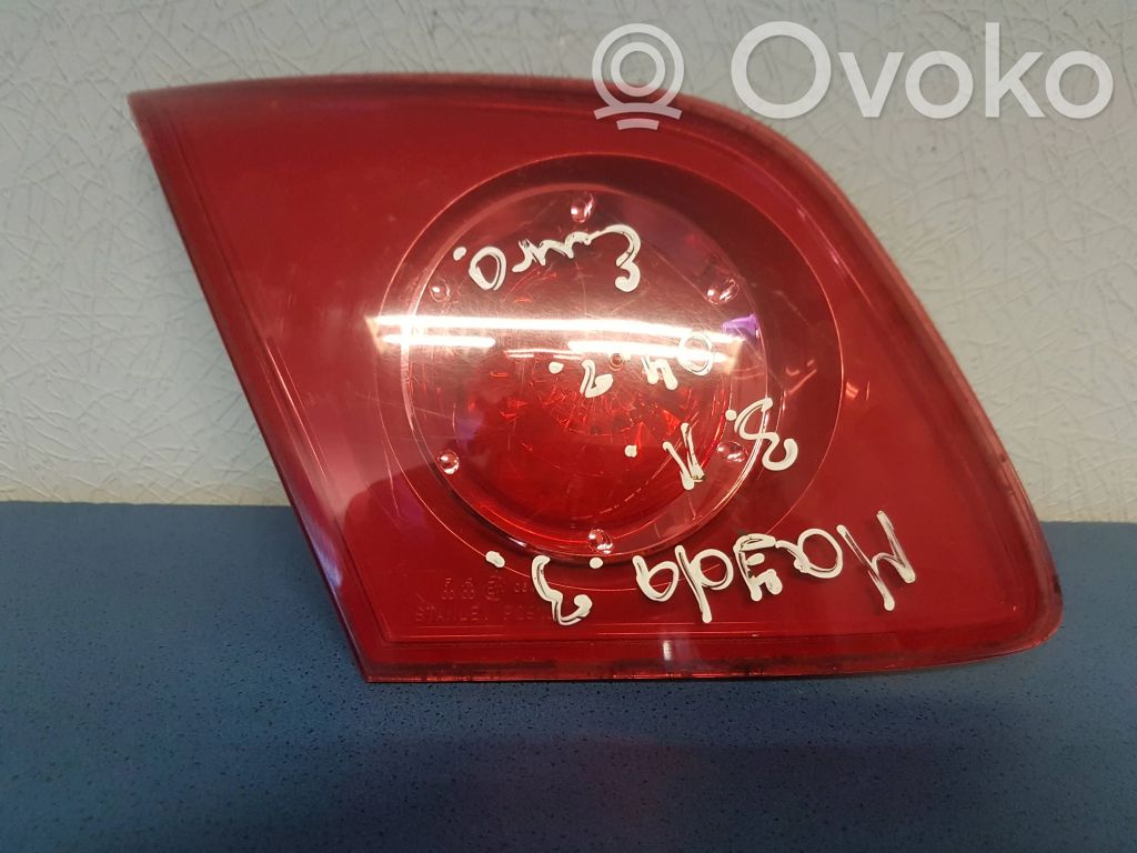 Tailgate rear/tail lights   P2913