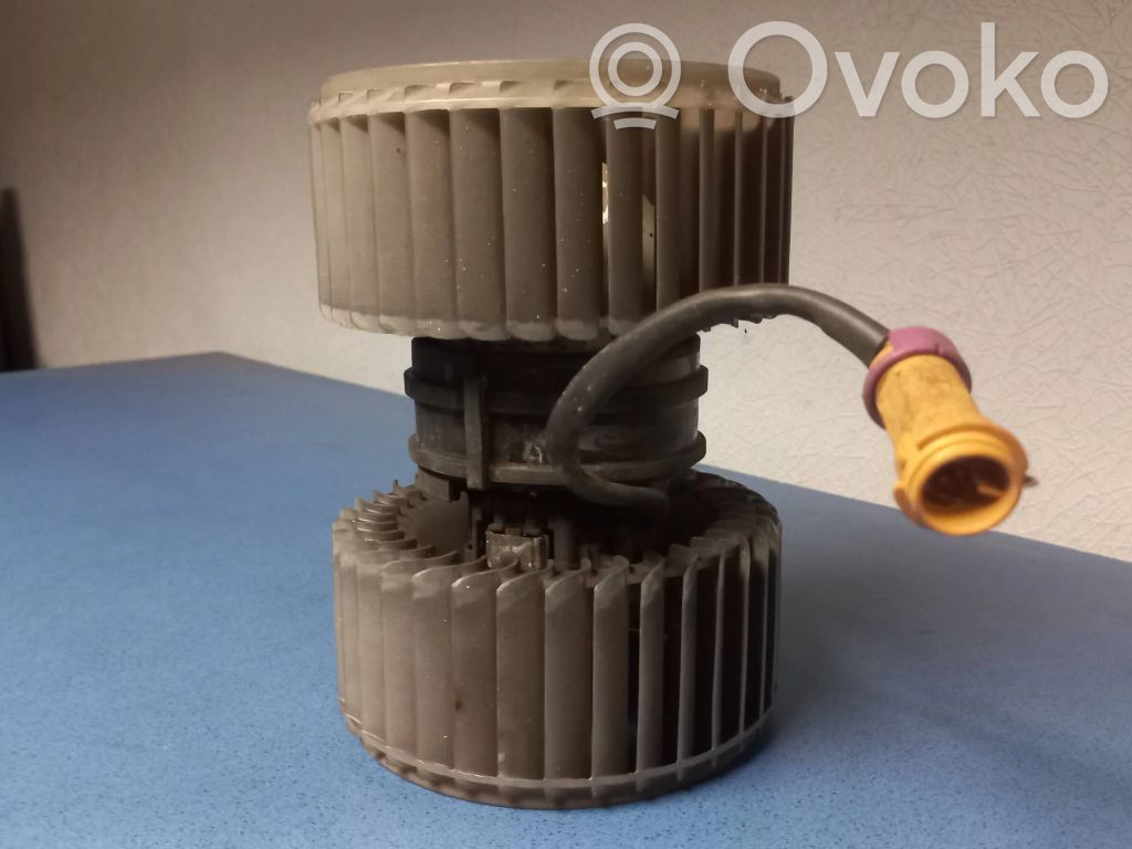 Mazā radiatora ventilators   4D0959101