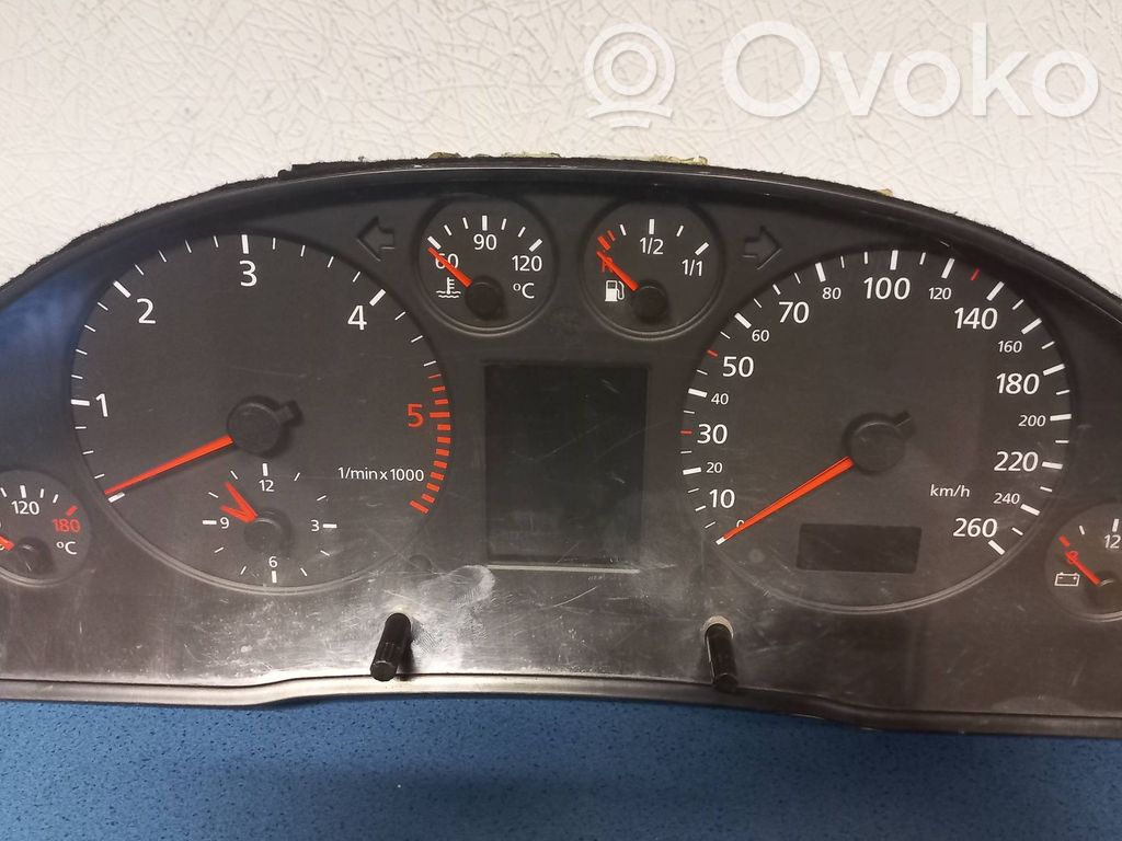 Audi A4 S4 B5 8D Nopeusmittari (mittaristo) 