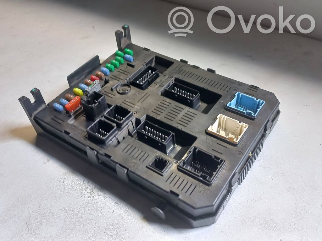 Módulo de fusible   216760315B,281174310A,28117381B