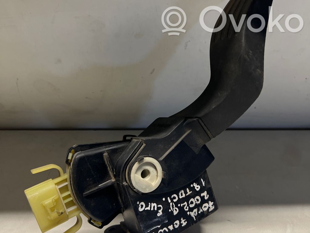 Akceleratoriaus pedalas   2M519F836AD