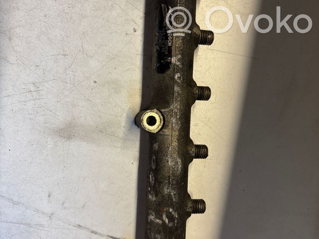 Kraftstoffverteiler Einspritzleiste Verteilerrohr   0445215010