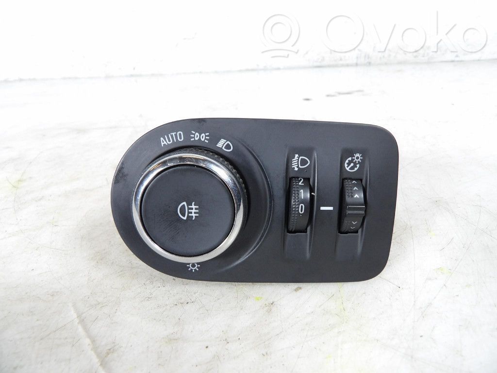Opel Crossland X Sonstige Schalter / Griffe / Umschalter 